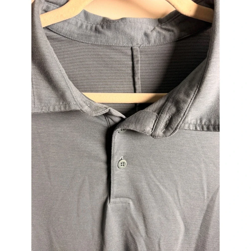 Lululemon Evolution Polo Men Large Blue Grey casual sport Sleeve Golf Shirt
